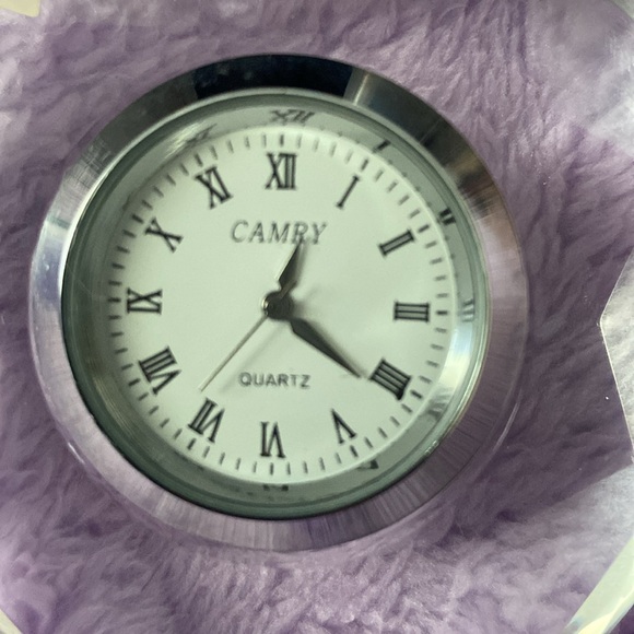 Quartz Camry silver triangle stone clock - Picture 2 of 14